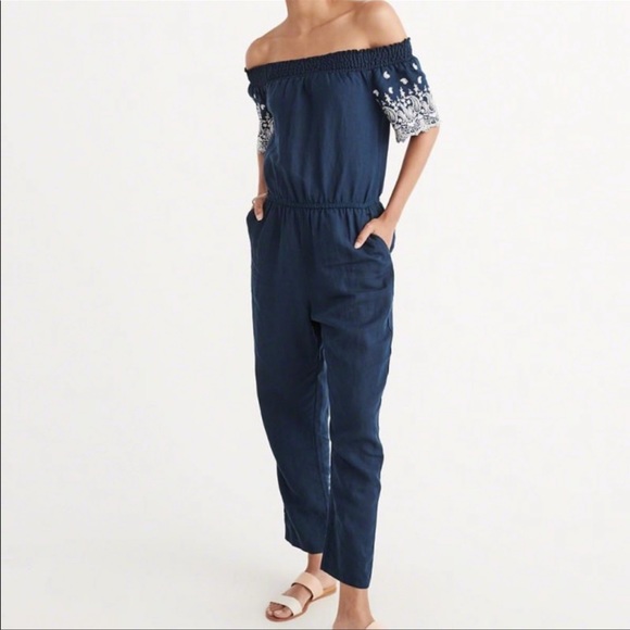 Abercrombie & Fitch Pants - Abercrombie & Fitch embroidered jumpsuit
